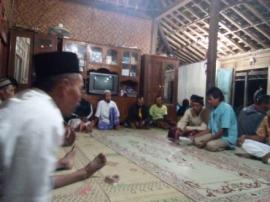 Mengenang 4o Hari Mbah Yatemo Banyu